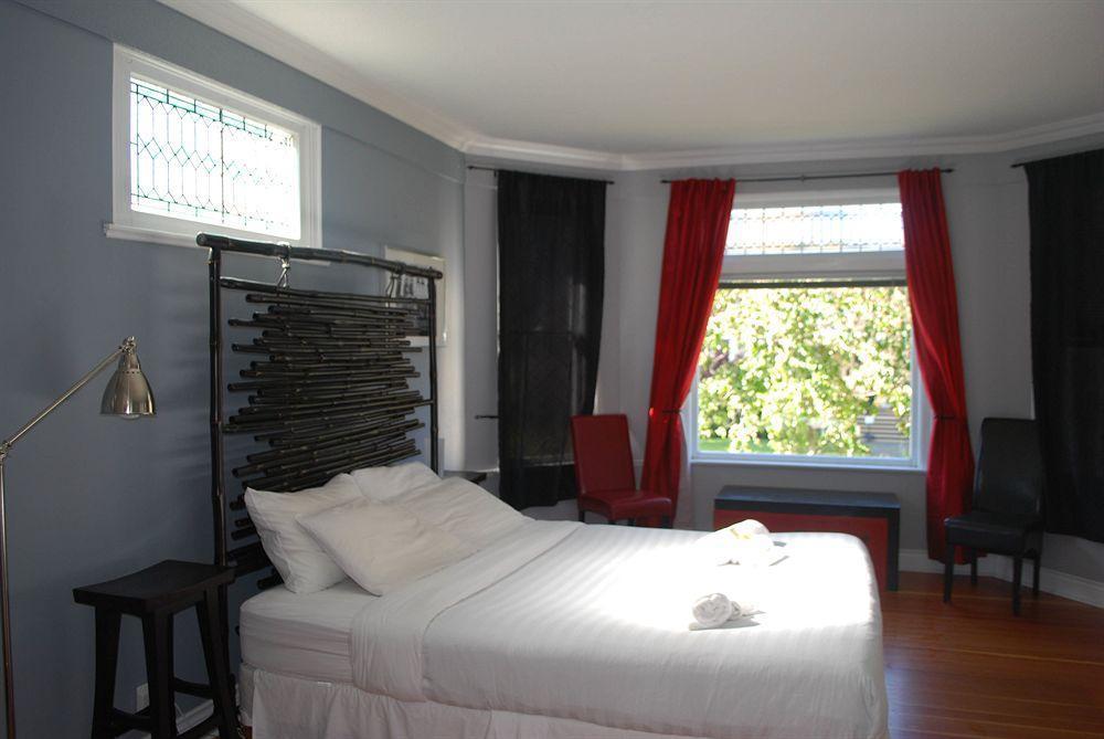Ocean Island Garden Suites Вікторія Екстер'єр фото