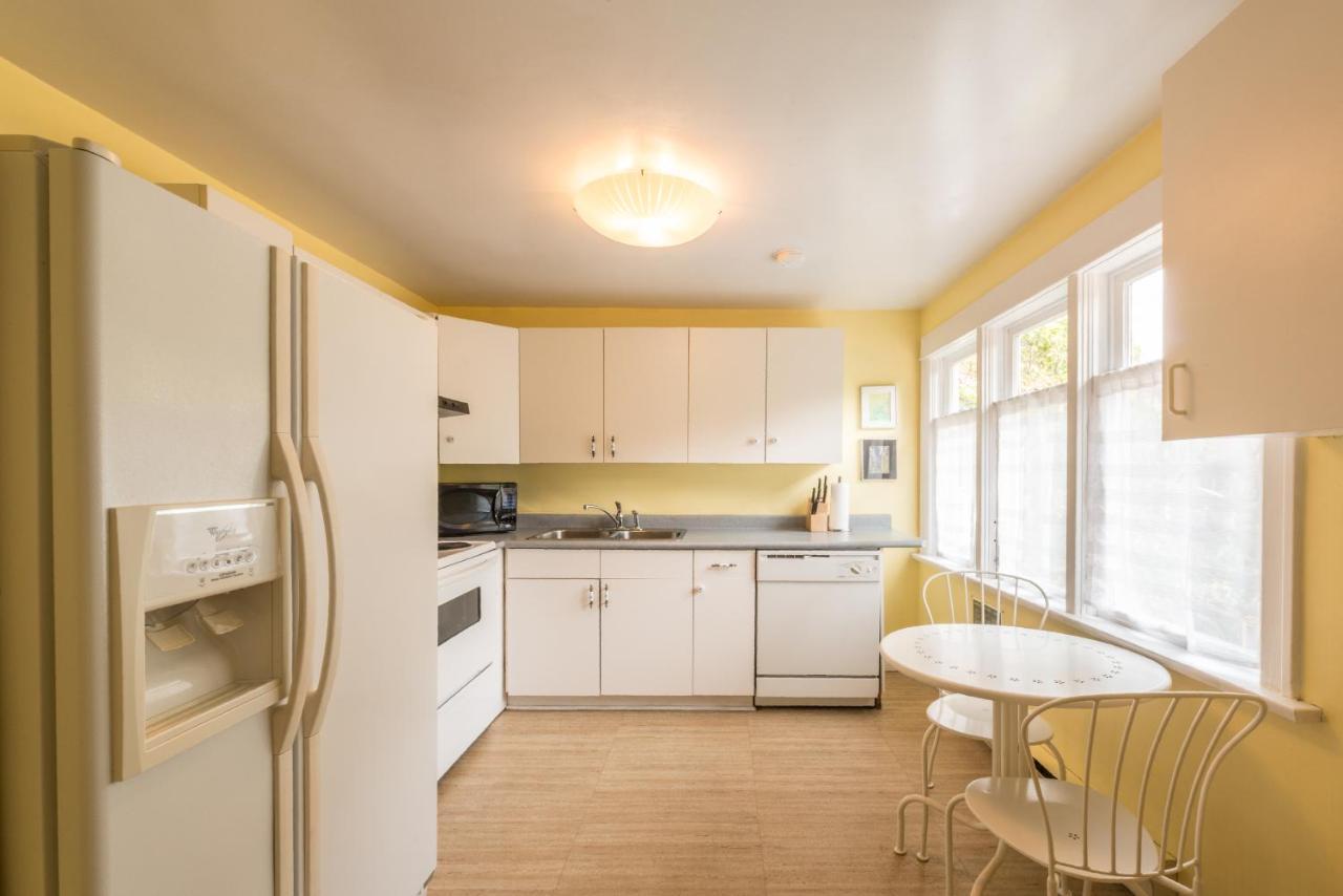 Ocean Island Garden Suites Вікторія Екстер'єр фото